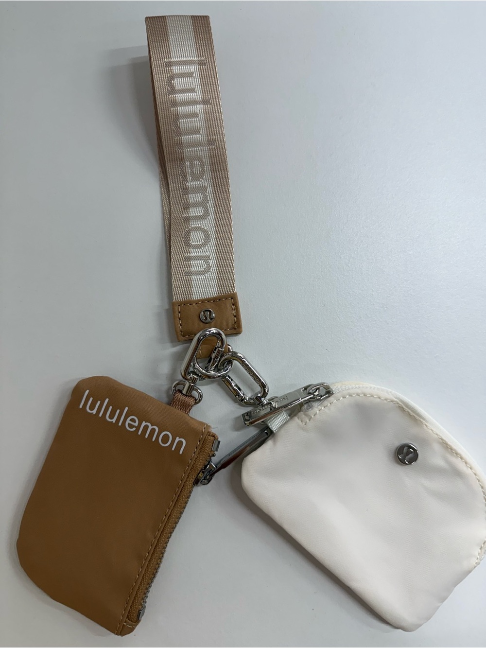Lululemon Wristlet dua Pouche brand new without tag